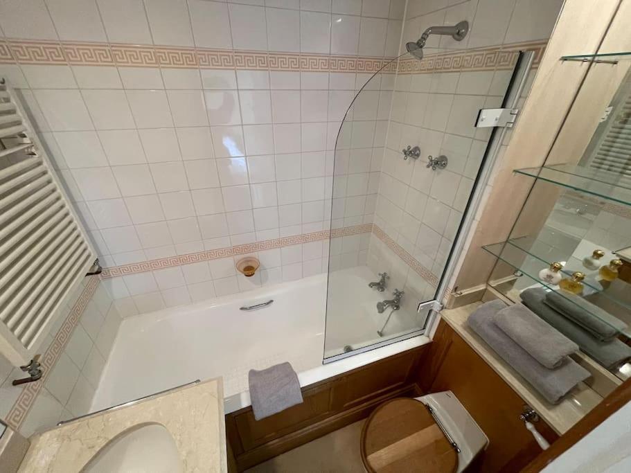 Circus Mews Townhouse:2 Beds:2 En-Suite Baths:Parking:City Centre:Quiet Area Eksteriør bilde